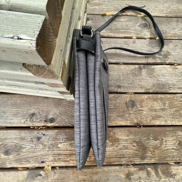 Roots 73 - Picture 8 of 11